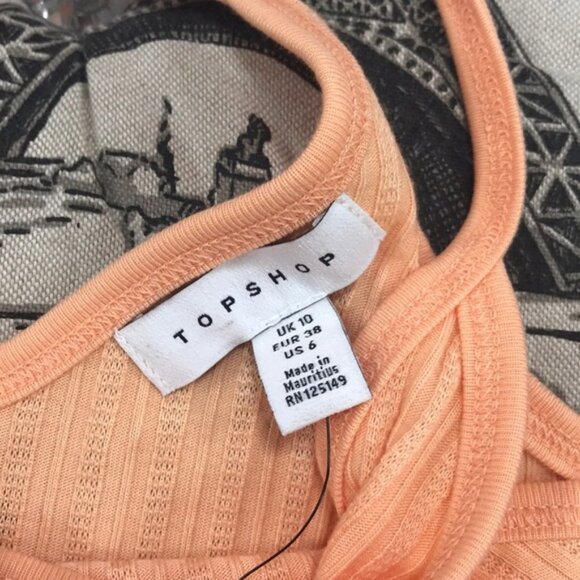 TOPSHOP Orange Ribbed Button Vest - Picture 4 of 4
